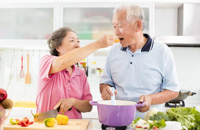 5 thói quen mà người gần tới U50 cần ghi nhớ: Thực hiện đều đặn giúp sống lâu hơn 8-9 năm - Ảnh 2.