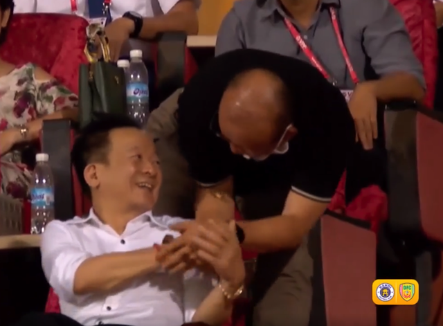 BLV Quang Tùng: Bầu Hiển phản biện HLV Park cũng đúng, nhưng cần chính xác và công bằng! - Ảnh 1.