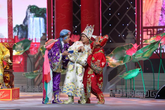 Táo Quân 2022 ghi hình: Tự Long chiếm spotlight vì làm Táo Mạng, Vân Dung nhảy vũ điệu ngoáy mũi gợi nhắc test COVID-19 - Ảnh 3.