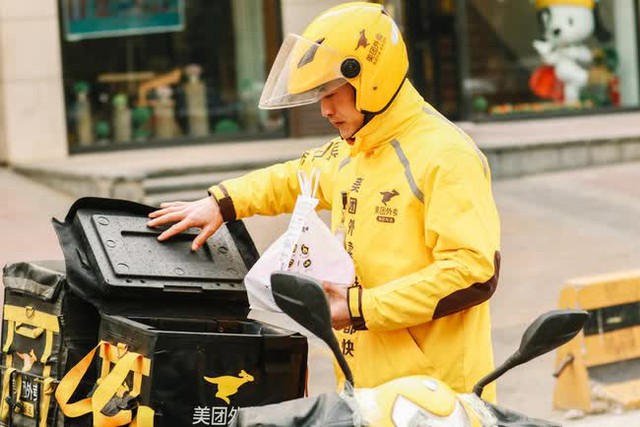 Giám đốc 35 tuổi mất việc, ‘ôm trái đắng về làm nhân viên giao đồ ăn: Công việc như mơ phút chốc công cốc chỉ vì điều này - Ảnh 2.
