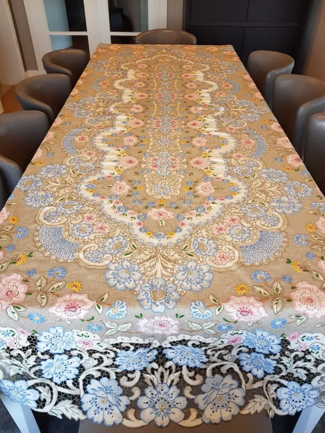 Nghề thêu truyền thống 150 tuổi của hòn đảo đẹp nhất châu Âu, vang danh khắp chốn - Ảnh 7.