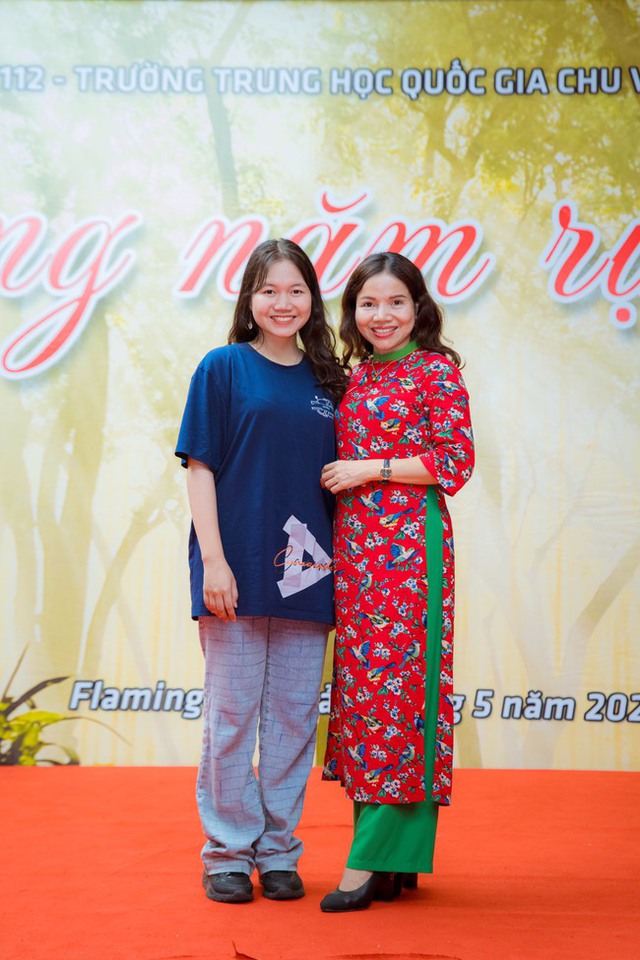 Không IELTS cao, nữ sinh trường Chu Văn An vẫn ẵm học bổng toàn phần tại Singapore: Trả lời phỏng vấn về tỷ phú Elon Musk hay như nuốt đĩa - Ảnh 7.