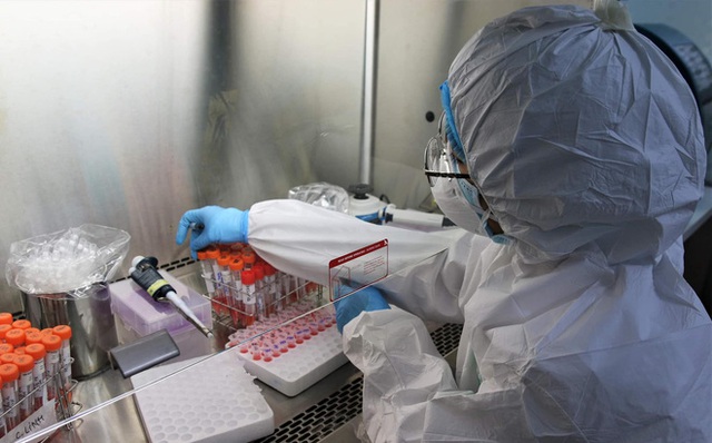  Vết đỏ hằn trên giác mạc và bí mật bên trong nơi bắt sống virus Covid-19 tại Hải Dương - Ảnh 2.