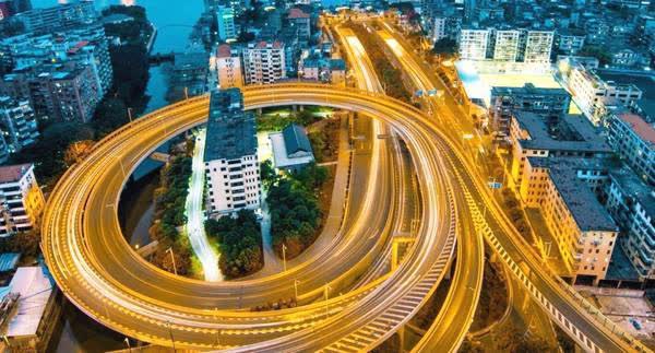 Căn hộ 30m2 không chịu di dời khiến chủ đầu tư phải chi thêm 100 triệu NDT xây cầu vượt 360 độ bao quanh tòa chung cư: Suốt 14 năm phải sống giữa khói bụi và tiếng ồn - Ảnh 7.