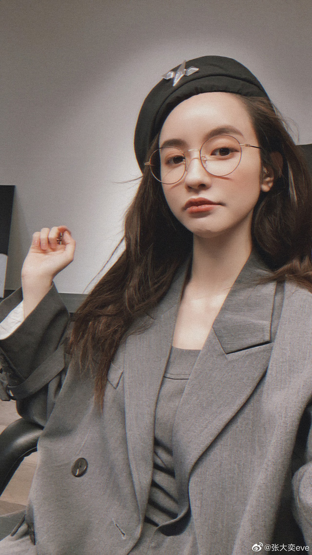  Chủ tịch Taobao bị chụp lén khi rầu rĩ đi ăn lẩu sau bê bối ngoại tình với hotgirl huyền thoại, dân mạng cảm thán: Cái giá phải trả cho sự phản bội! - Ảnh 2.