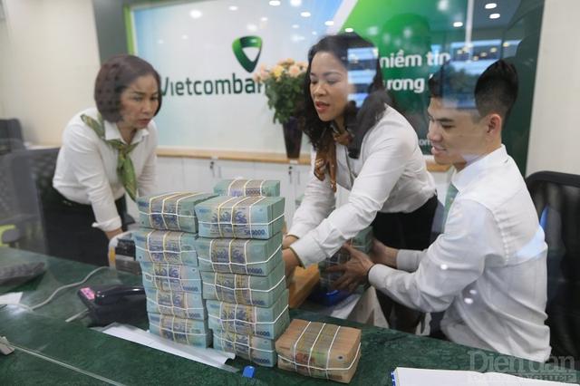 Tiền đang đi đâu? - Ảnh 1.