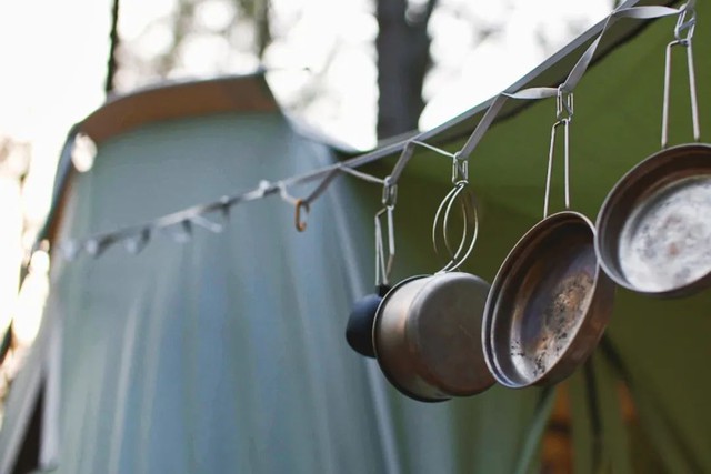 Từ bỏ ngôi nhà tiền tỷ đẹp như mơ ở thành phố, cặp vợ chồng 35 tuổi chi bộn tiền chỉ để thực hiện điều này - Ảnh 11.