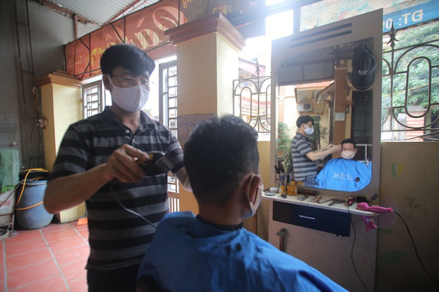 Nhịp sống Hạ Lôi ngày cuối cùng cách ly: Chúng tôi mong đến ngày hết dịch để đi làm chứ nằm ở nhà thì chết - Ảnh 8.