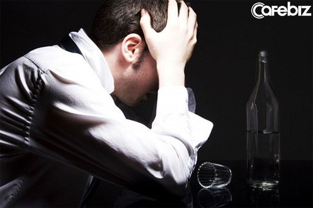 Tôi, 38 tuổi, làm việc gần 20 năm, vừa mới bị công ty sa thải: Đối mặt với nguy cơ trung niên, hãy làm rõ 3 điều trước khi rơi vào dòng xoáy đào thải - Ảnh 2.