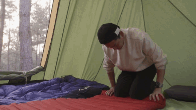 Từ bỏ ngôi nhà tiền tỷ đẹp như mơ ở thành phố, cặp vợ chồng 35 tuổi chi bộn tiền chỉ để thực hiện điều này - Ảnh 7.