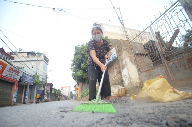 Nhịp sống Hạ Lôi ngày cuối cùng cách ly: Chúng tôi mong đến ngày hết dịch để đi làm chứ nằm ở nhà thì chết - Ảnh 7.