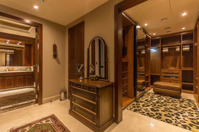 Khám phá căn penthouse trị giá gần 400 tỷ đồng của VĐV kiếm tiền giỏi nhất hành tinh: Thích đi Ferrari, Limousine, máy bay trực thăng hay phản lực, chỉ cần bấm 1 nút - Ảnh 11.