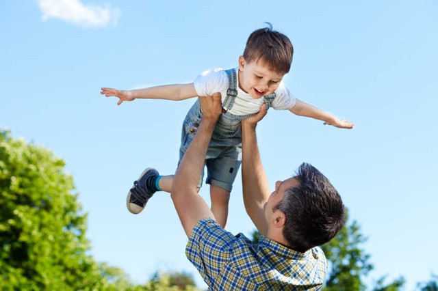 Con không nên người, lỗi tại cha: 5 đặc điểm của người cha sẽ nuôi dạy con thành công, hiểu chuyện, đủ bản lĩnh đương đầu được với mọi khó khăn - Ảnh 5.