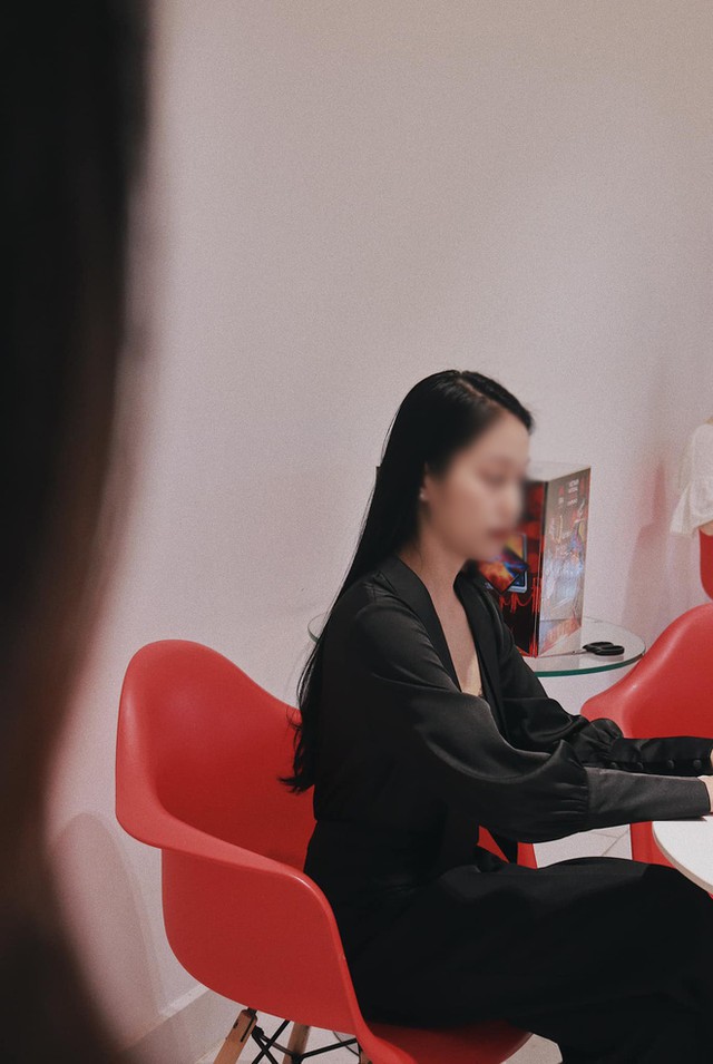 Dân mạng tràn vào Facebook “dì ghẻ” 26 tuổi nghi bạo hành bé gái 8 tuổi, đồng loạt thả phẫn nộ - Ảnh 3.
