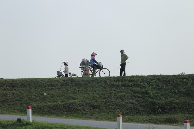 Nhịp sống Hạ Lôi ngày cuối cùng cách ly: Chúng tôi mong đến ngày hết dịch để đi làm chứ nằm ở nhà thì chết - Ảnh 19.
