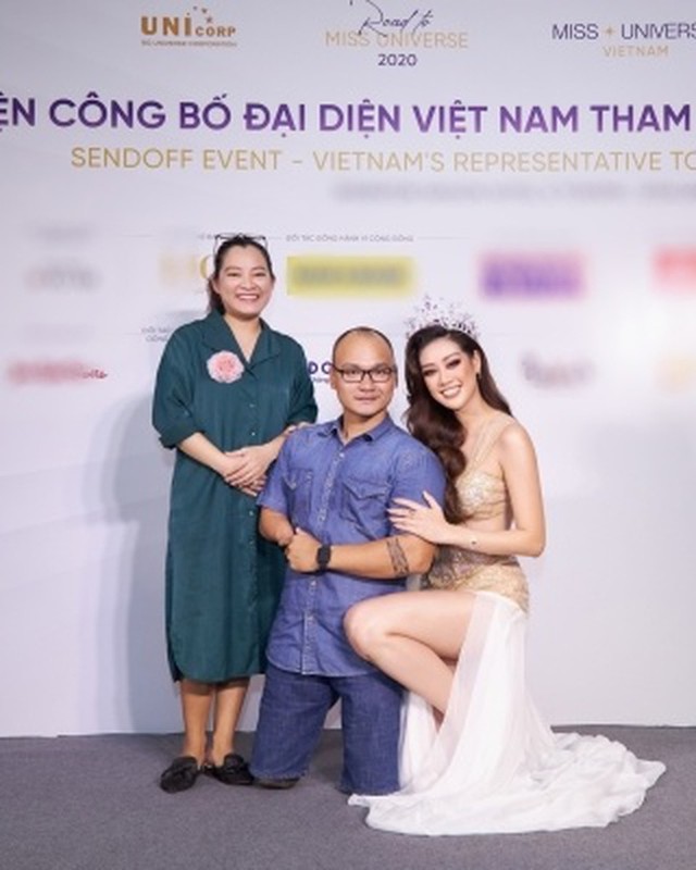  Hoa hậu Khánh Vân và 2 lần ghi điểm trên thảm đỏ, hành động tinh tế nhận cơn mưa lời khen! - Ảnh 3.