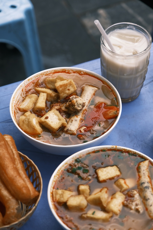 Gió lạnh đầu mùa chạm ngõ Hà Nội khiến ai cũng mê mẩn - Ảnh 15.