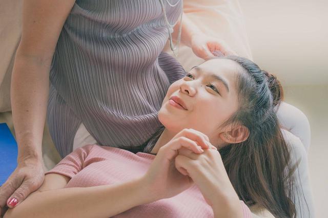 Mẹ lên mạng hỏi: Con gái có người yêu, tôi có nên kiểm tra điện thoại? - Cô giáo nọ tư vấn 1 câu mà nhận hơn 100k lượt like - Ảnh 2.