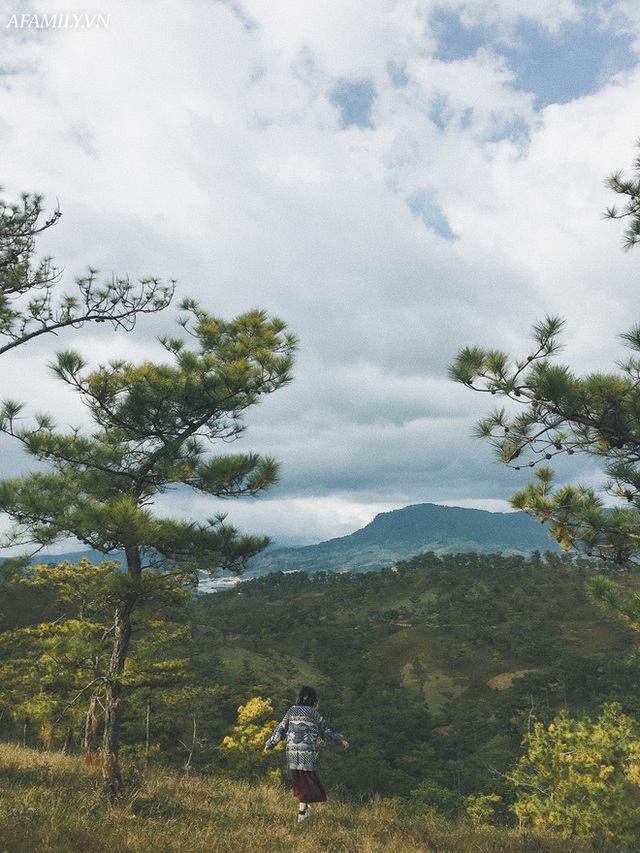 Cô gái 9X đổ hết vốn liếng 10 năm đi làm để đi chơi: Du lịch 62 tỉnh thành Việt Nam vẫn chưa thấy đã - Ảnh 1.