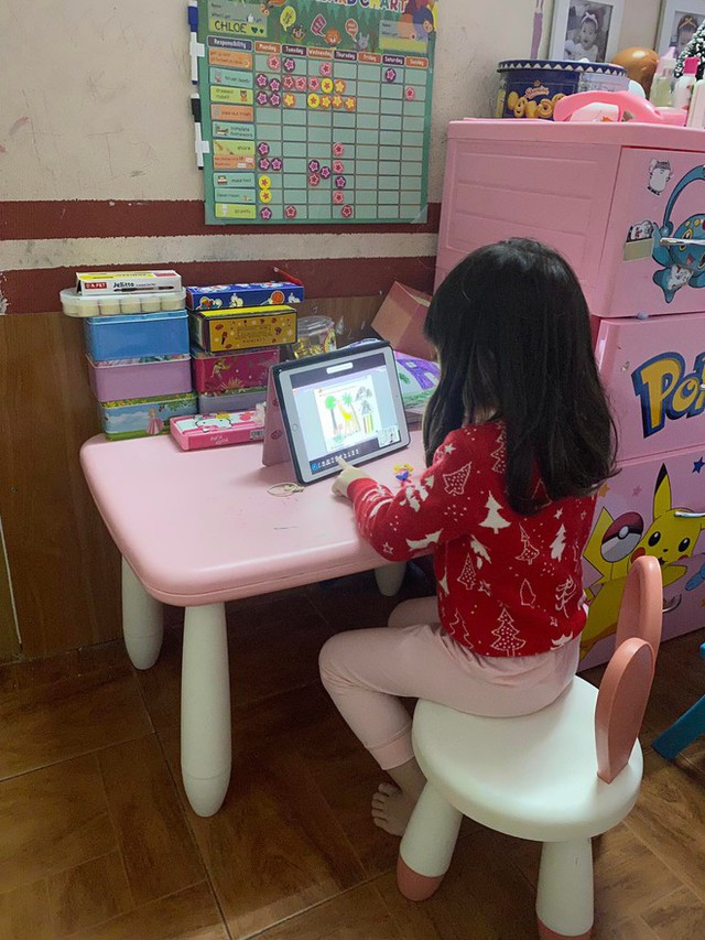 Bé gái 6 tuổi nói tiếng Anh như người bản xứ, xem phim nước ngoài không cần phụ đề: Mẹ tiết lộ sai lầm nhiều phụ huynh Việt mắc phải - Ảnh 6.