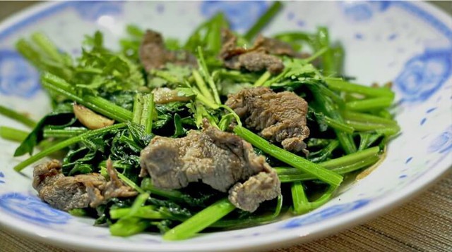 Tống Mỹ Linh mắc ung thư vẫn sống thọ 106 tuổi nhờ ăn loại rau rẻ bèo - Ảnh 2.