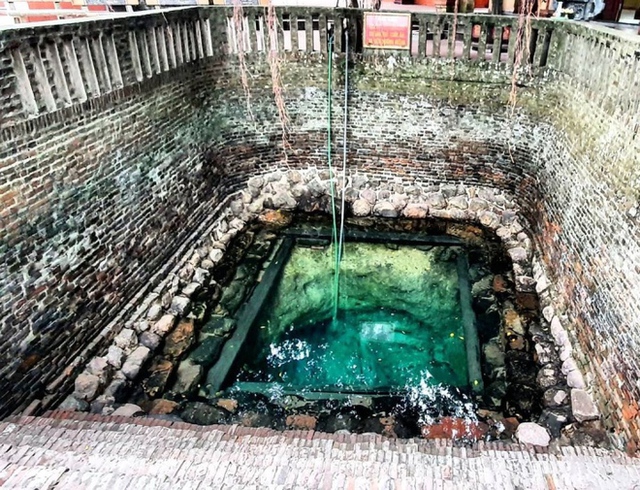 Huyền bí chuyện cá thần ở giếng cổ màu ngọc bích, vị ngọt tự nhiên ở làng Diềm - Ảnh 4.
